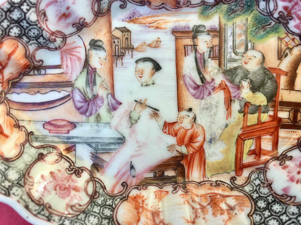 "Exquisite 18th Century Chinese Polychrome Spoon Tray – Qianlong Dynasty (1736–1795)"